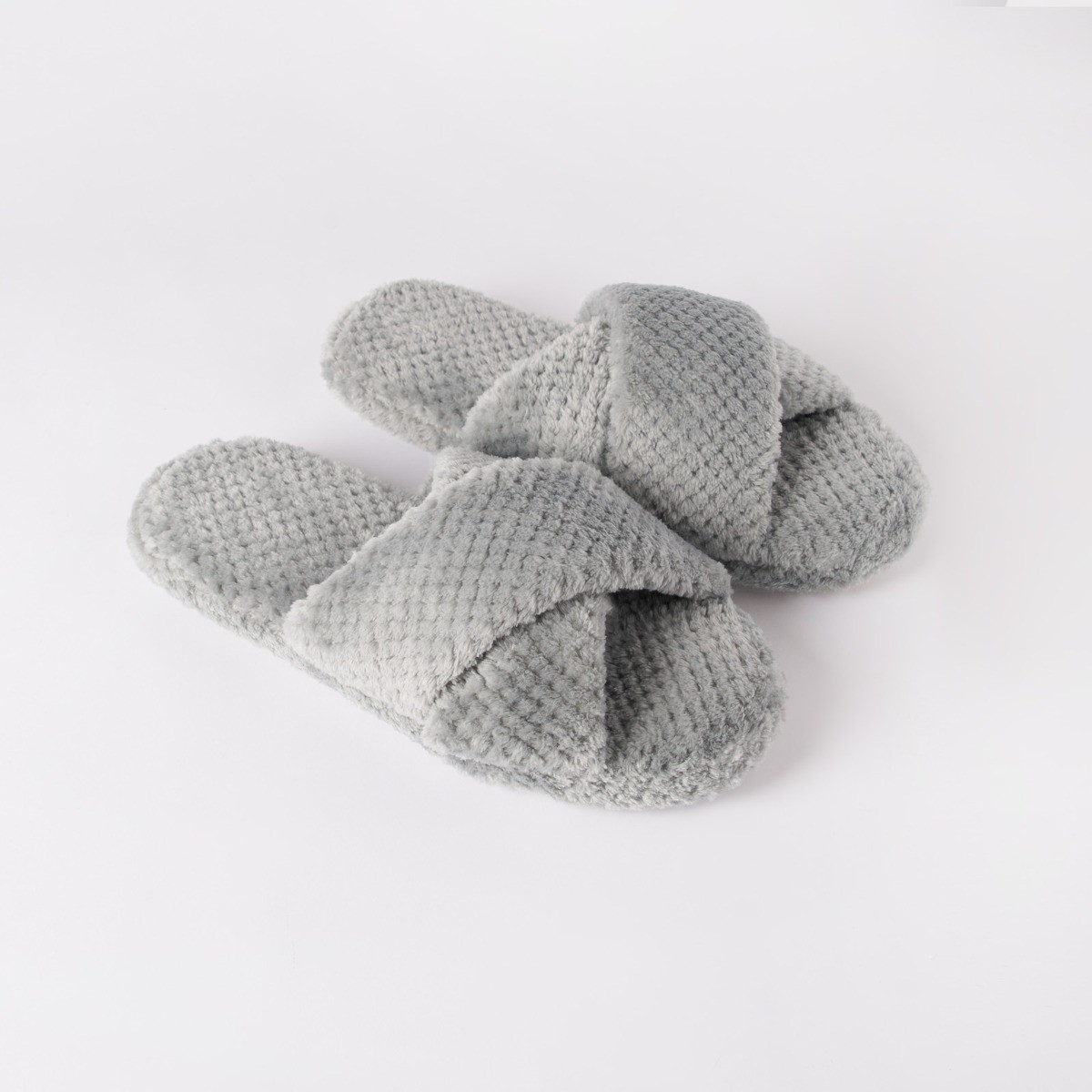 OHS Waffle Fleece Cross Strap Slippers - Charcoal >