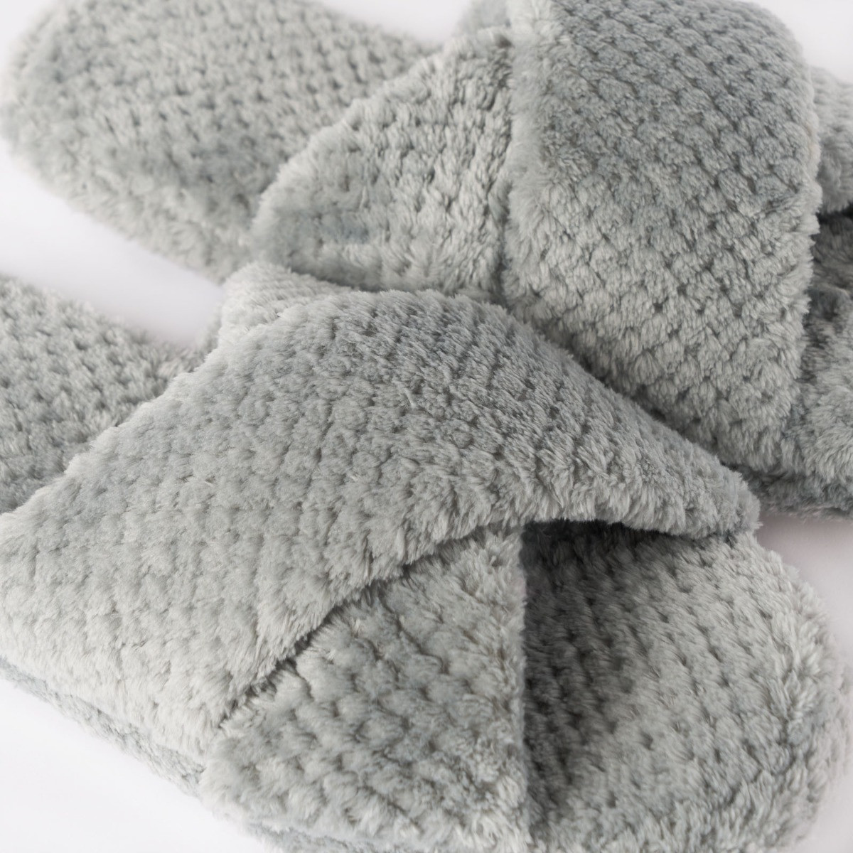 OHS Waffle Fleece Cross Strap Slippers - Charcoal >
