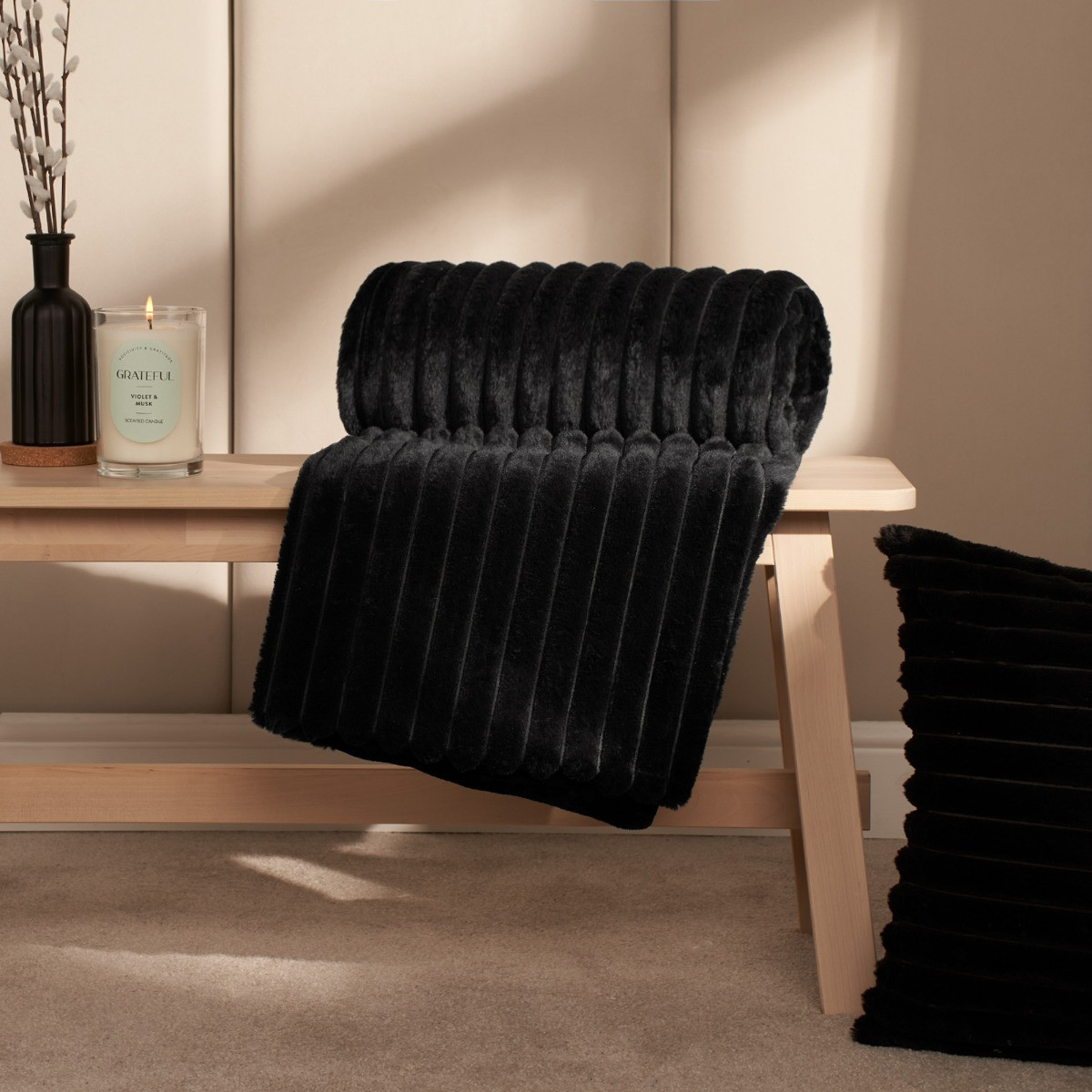 OHS Faux Fur Thick Ribbed Throw - Black>