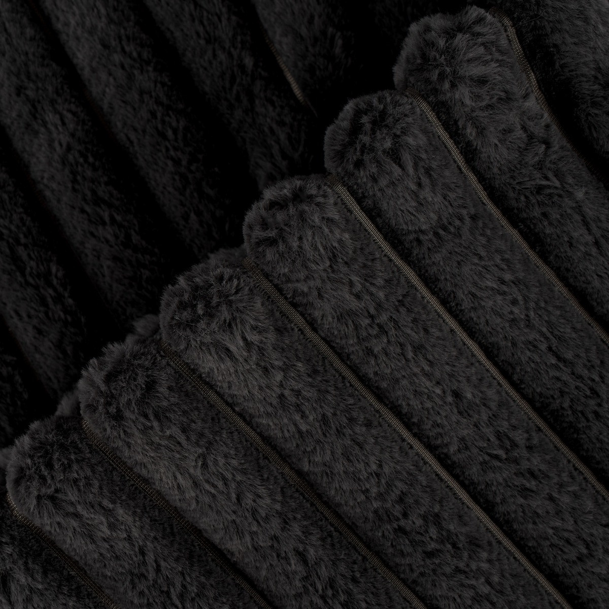 OHS Faux Fur Thick Ribbed Throw, Black - 150 x 200cm>