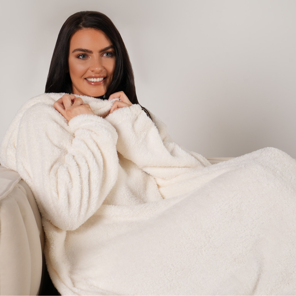 OHS Teddy Fleece Wearable Blanket With Sleeves - Cream>