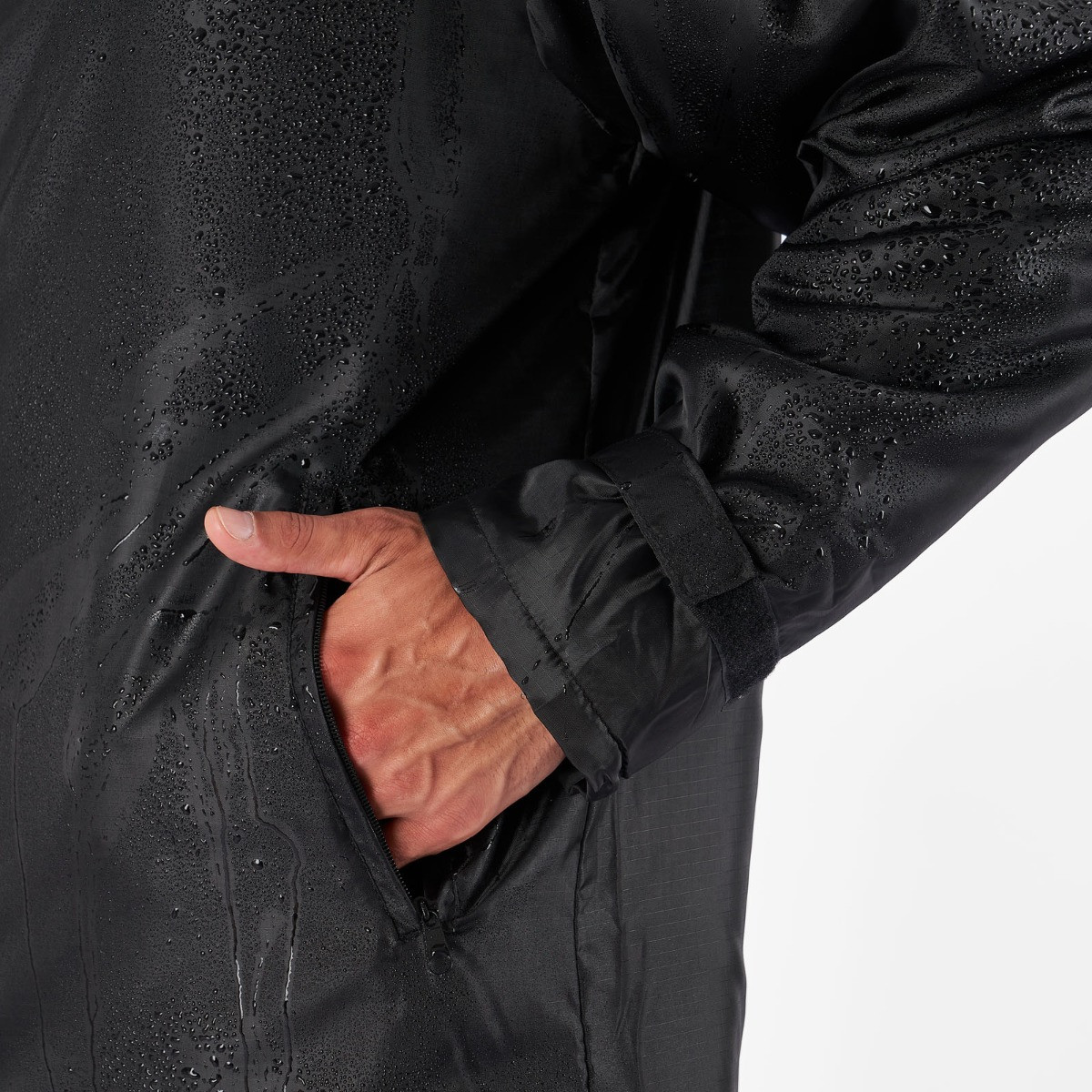 OHS Water Resistant Half Zip Changing Robe - Black>