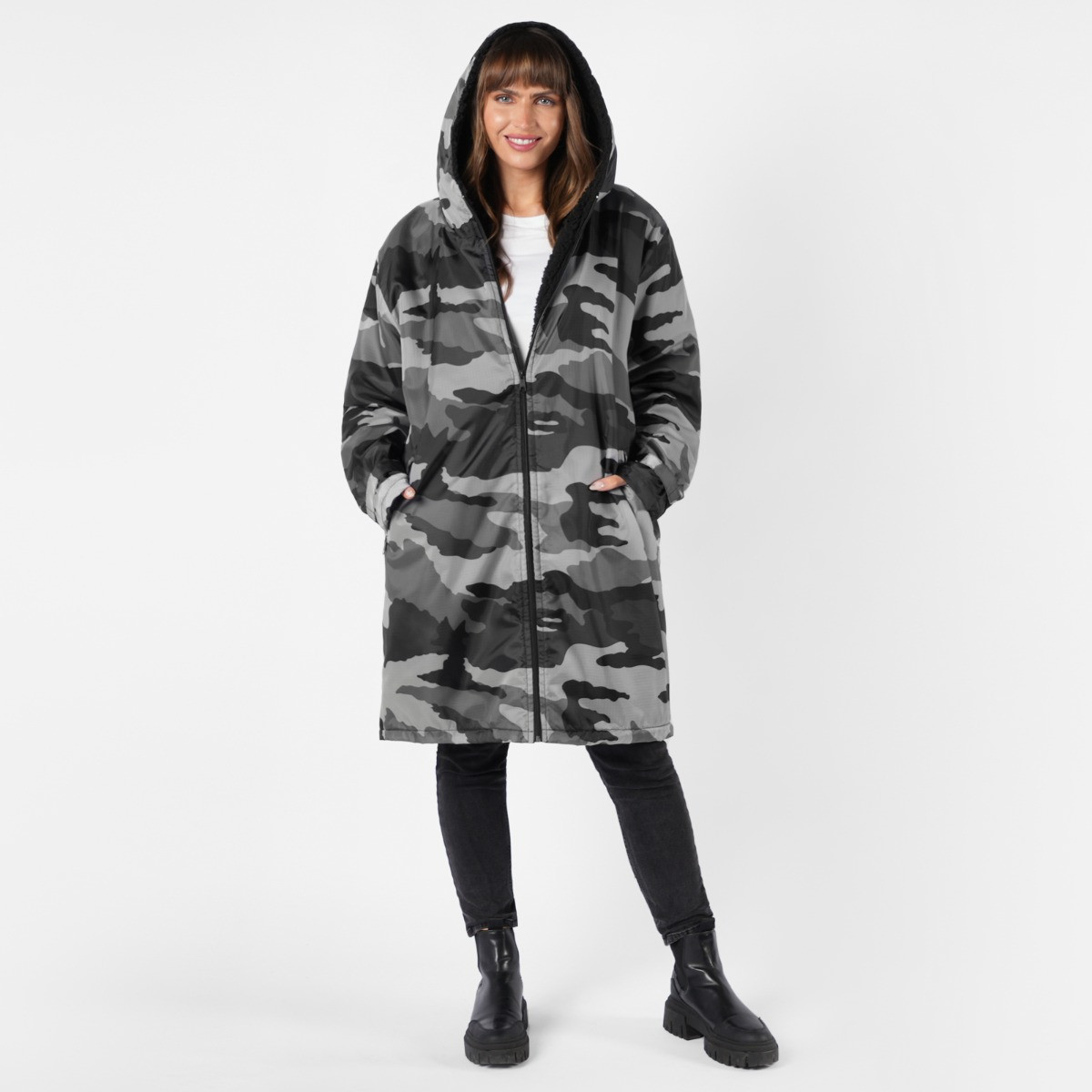 OHS Water Resistant Camo Print Full Zip Changing Robe - Charcoal>