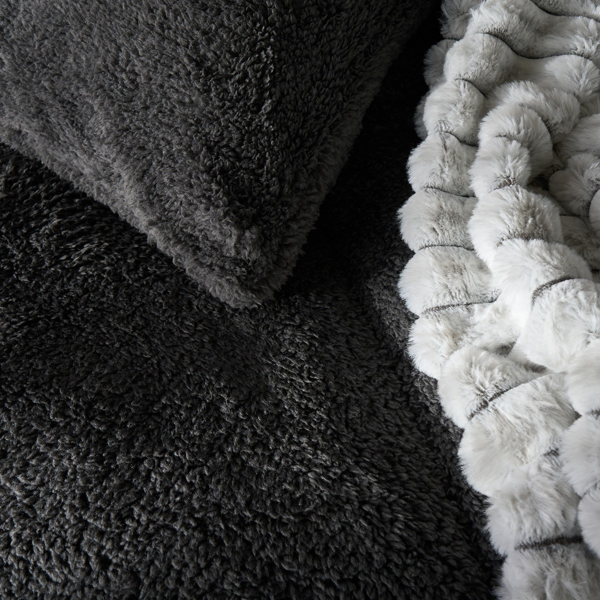 OHS Teddy Coverless 10.5 Duvet & Pillowcases, Charcoal - King>