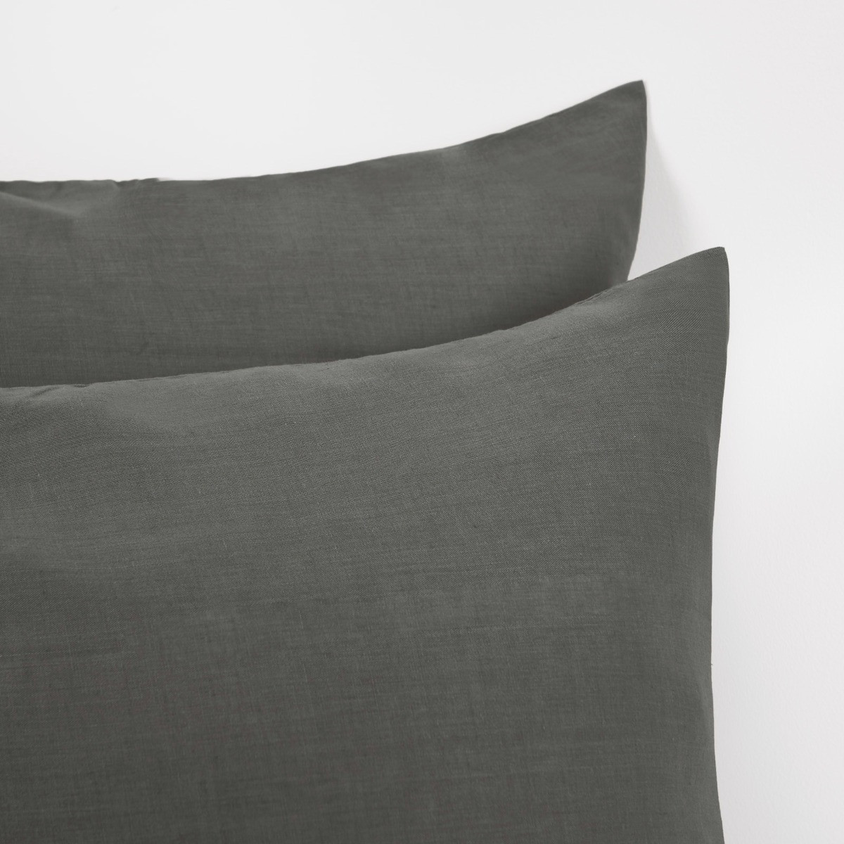 OHS 300 Thread Count 2 Pack 100% Cotton Housewife Pillowcases - Dark Grey>