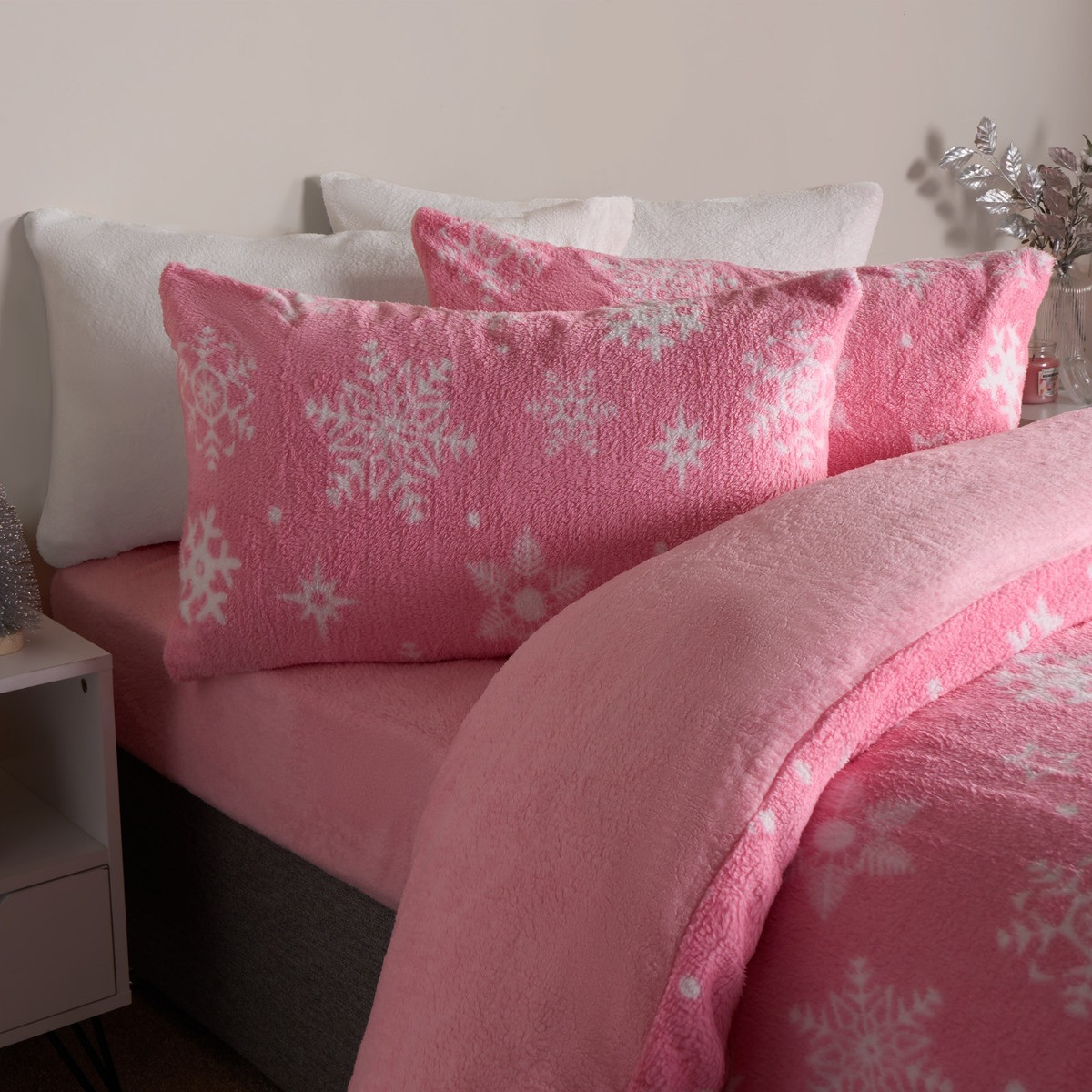 OHS Snowflake Teddy Duvet Set, Blush - King>