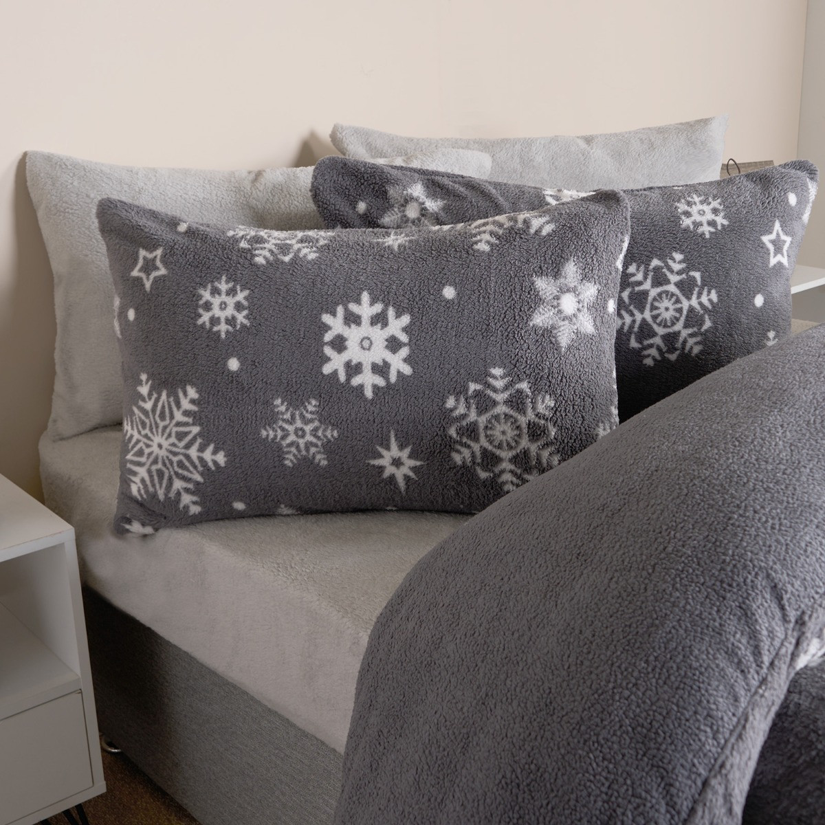 OHS Snowflake Teddy Duvet Set, Grey - Single>