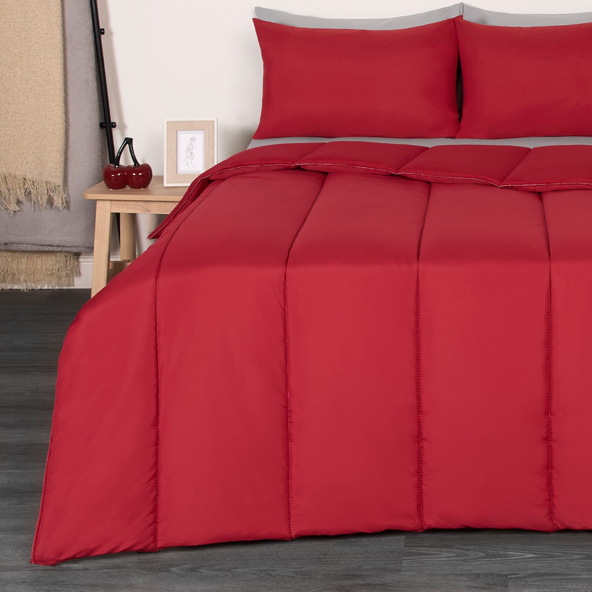 OHS Coverless 10.5 Tog Duvet With Pillowcase, Red - Single>