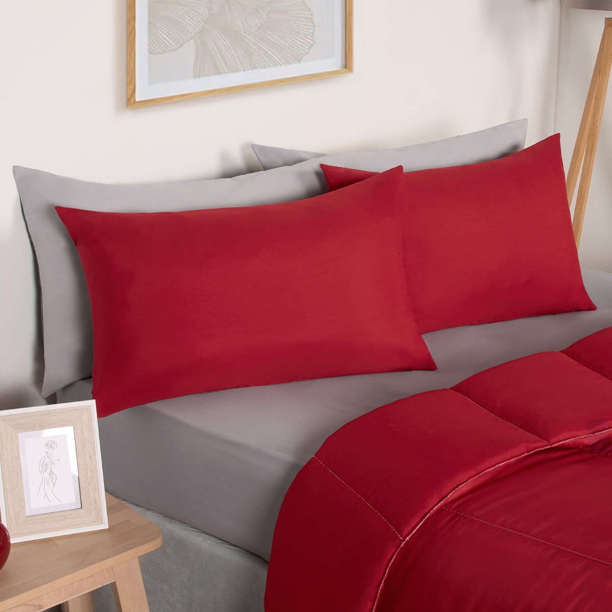 OHS Coverless 10.5 Tog Duvet With Pillowcase, Red - Double>