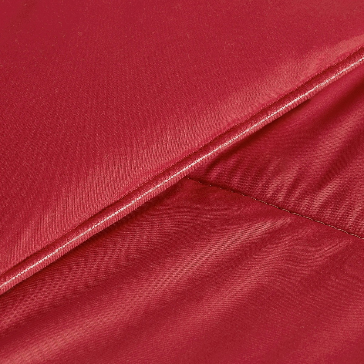 OHS Coverless 10.5 Tog Duvet With Pillowcase, Red - Single>