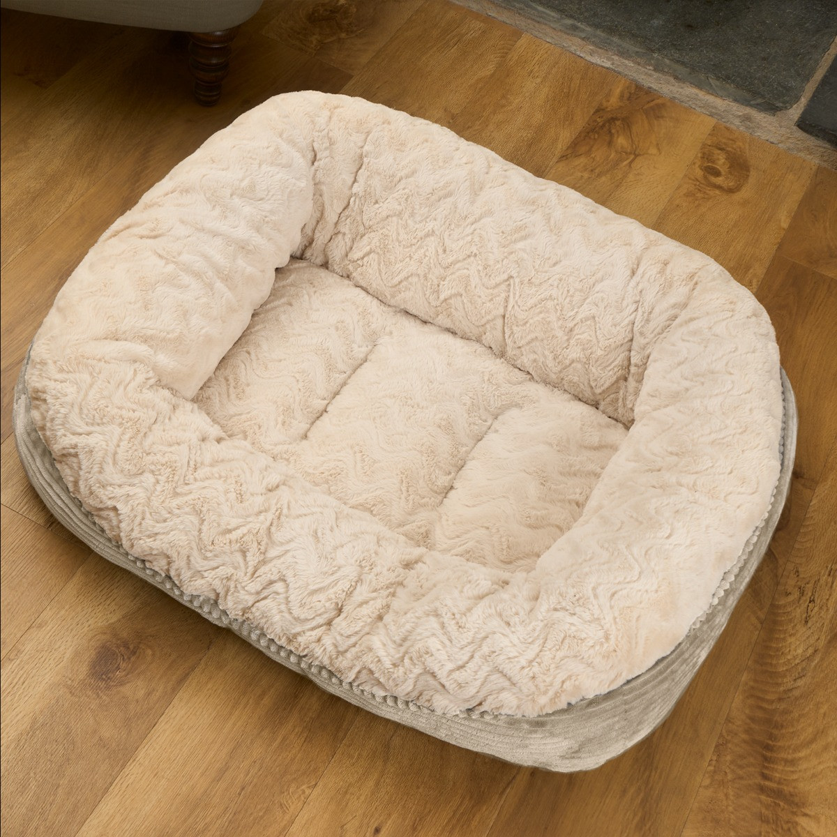 OHS Soft Faux Fur Ribbed Pet Bed, Cream- Extra Large>