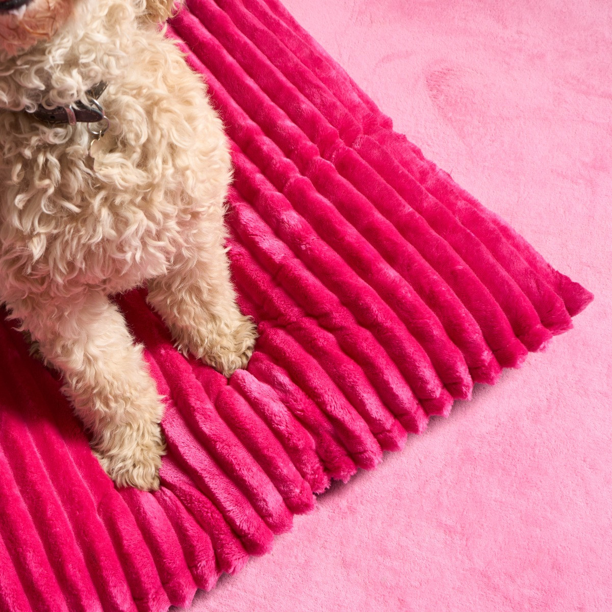 OHS Ribbed Fleece Pet Bed - Hot Pink>