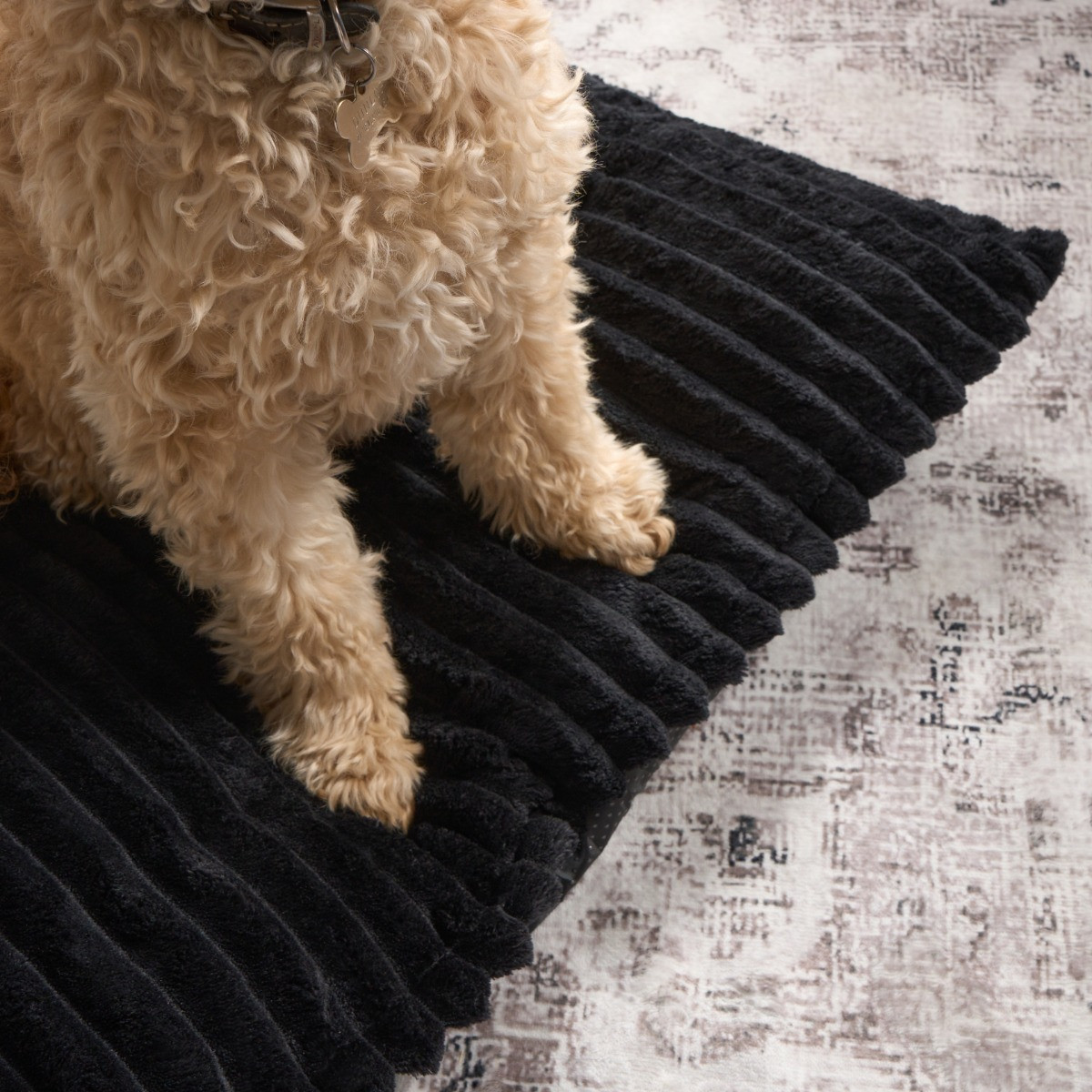 OHS Ribbed Fleece Pet Bed - Black>