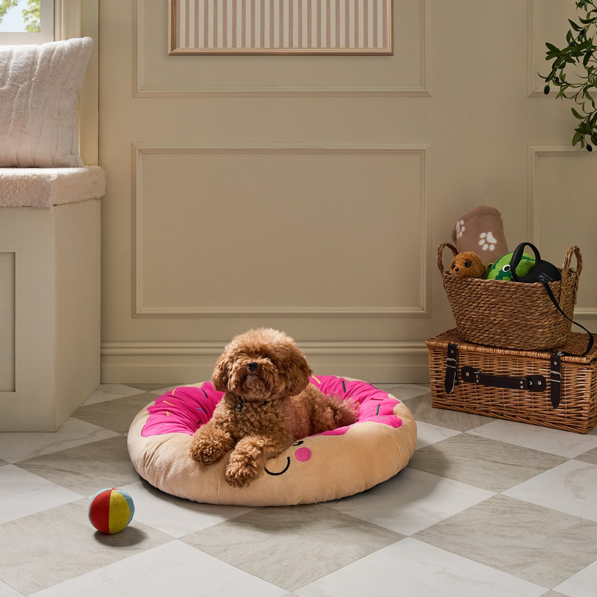 OHS Dolly The Doughnut Pet Bed - Brown/Pink>