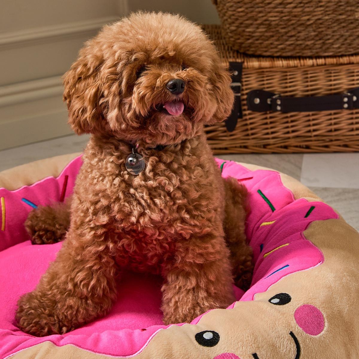OHS Dolly The Doughnut Pet Bed - Brown/Pink>