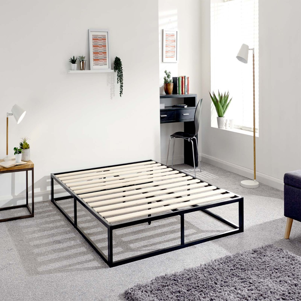 Metal Platform Bed Frame - Black>