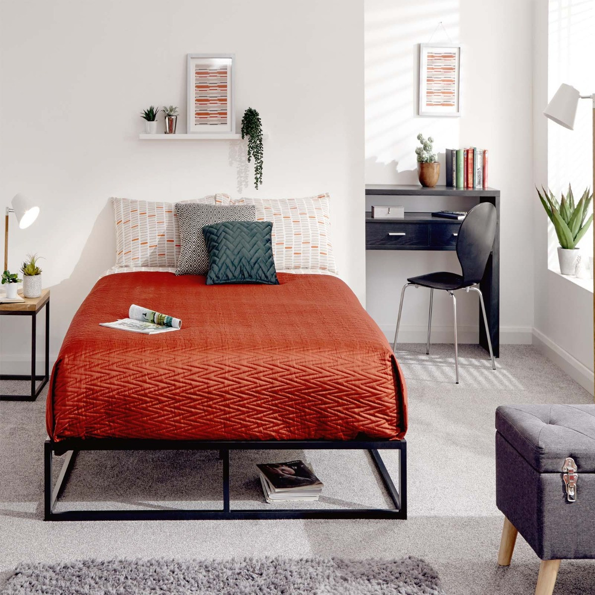 Metal Platform Bed Frame, 4ft 6 Double - Black>