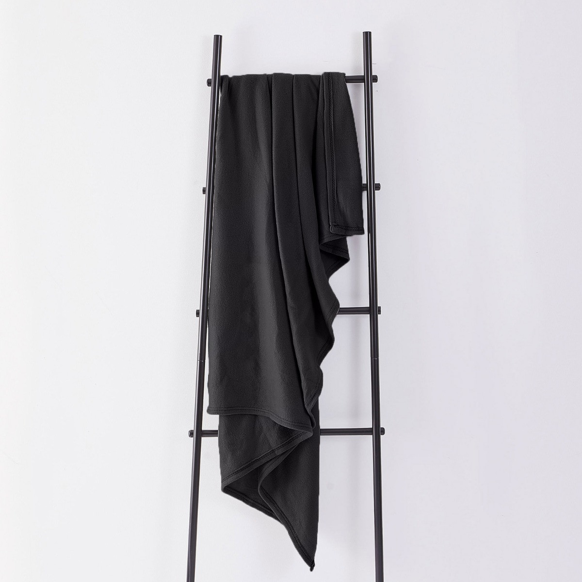 Dreamscene by OHS Fleece Throw Blanket, Black - 120 x 150cm>