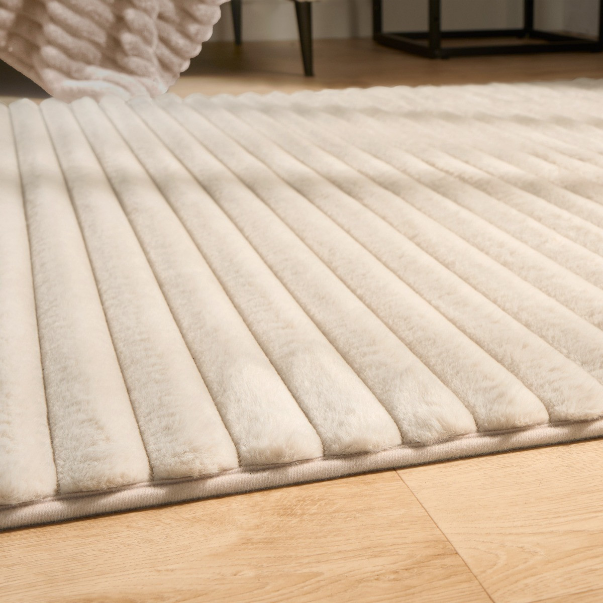 OHS Faux Fur Ribbed Rug, Natural - 160 x 230cm>