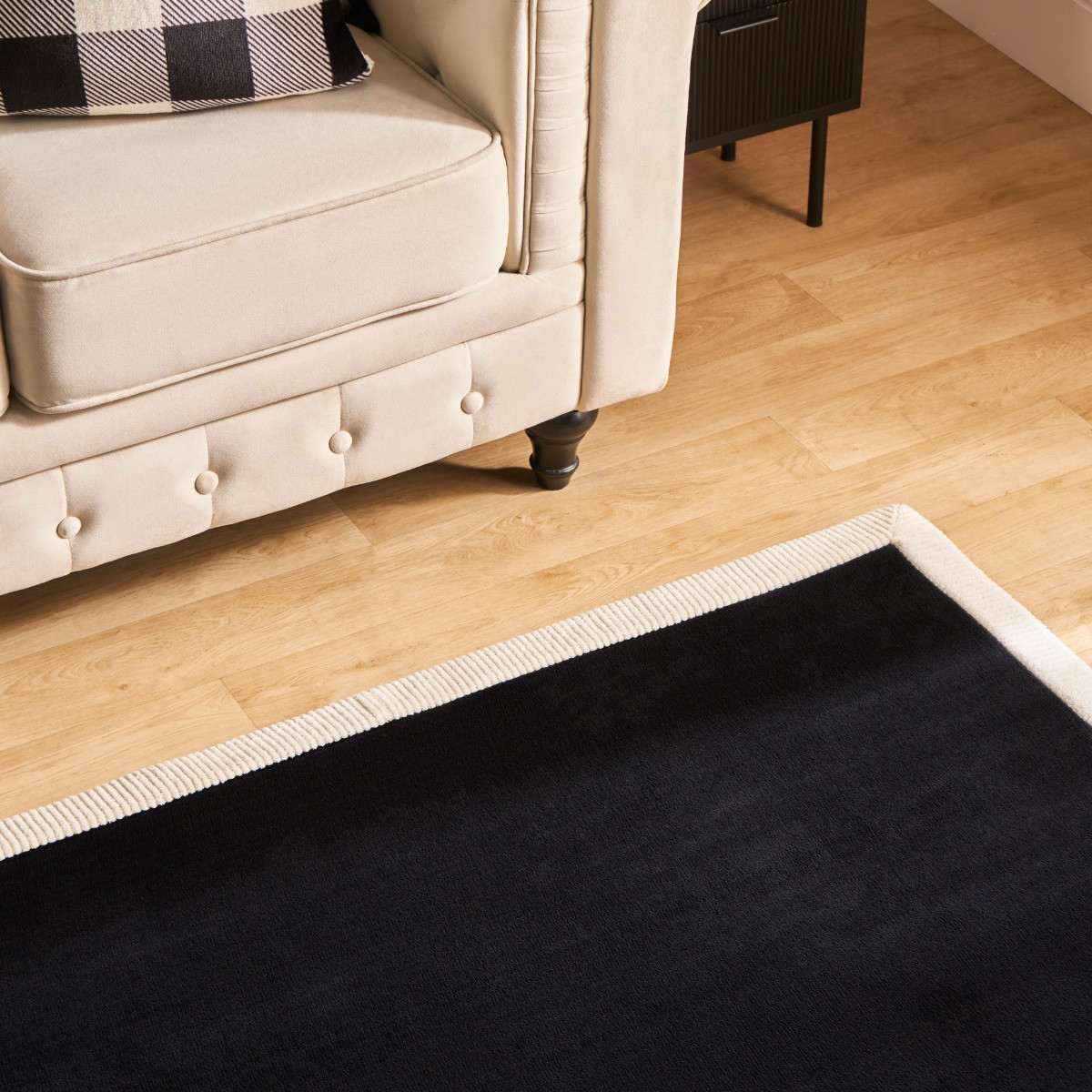 OHS Contrast Border Rug, Black/Cream - 80 x 150cm>
