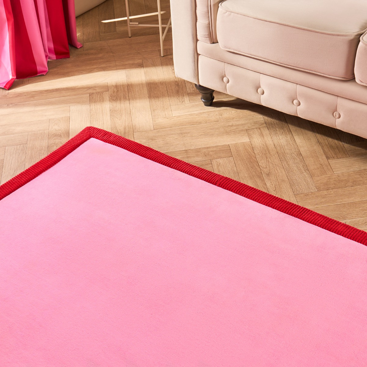 OHS Contrast Border Rug, Pink/Red - 80 x 150cm>