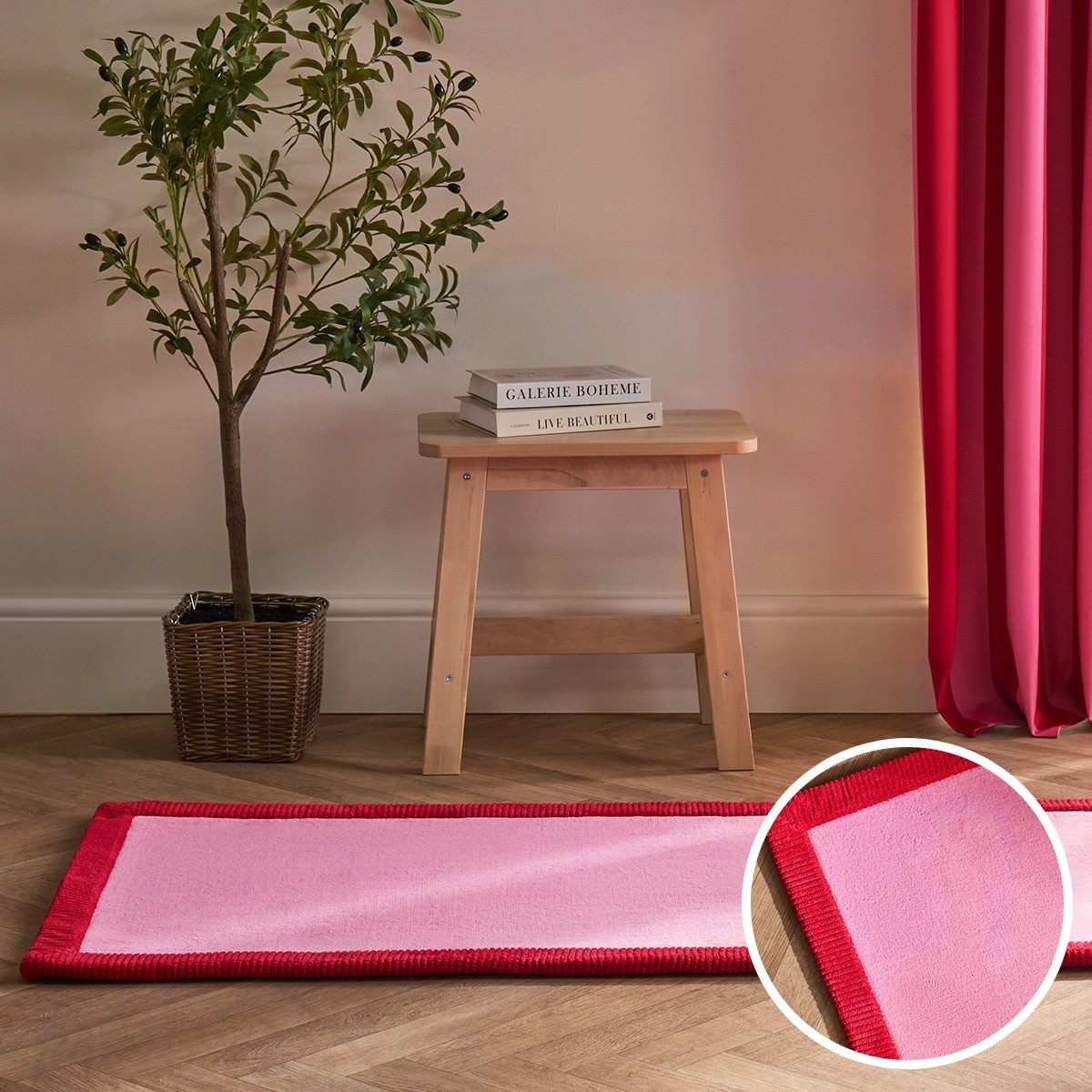 OHS Contrast Border Runner - Pink/ Red>