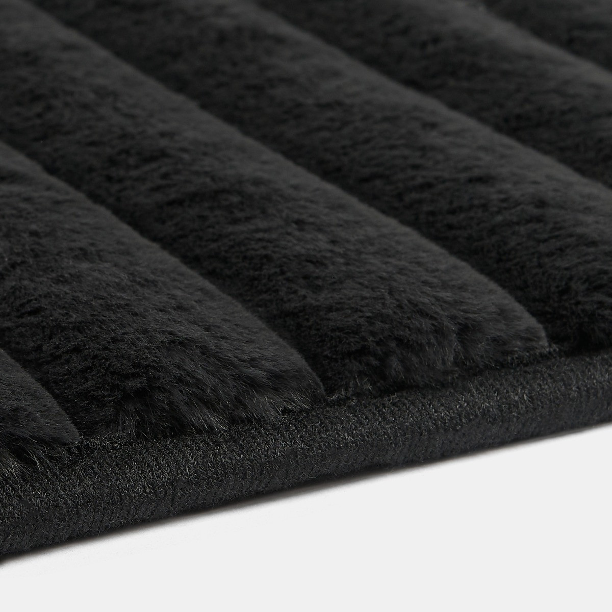 OHS Faux Fur Ribbed Rug, Black - 120 x 170cm>