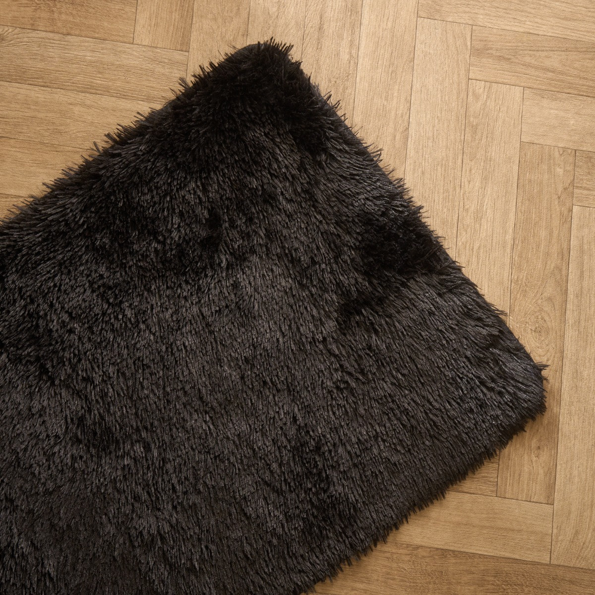 OHS Soft Fluffy Runner - Black>