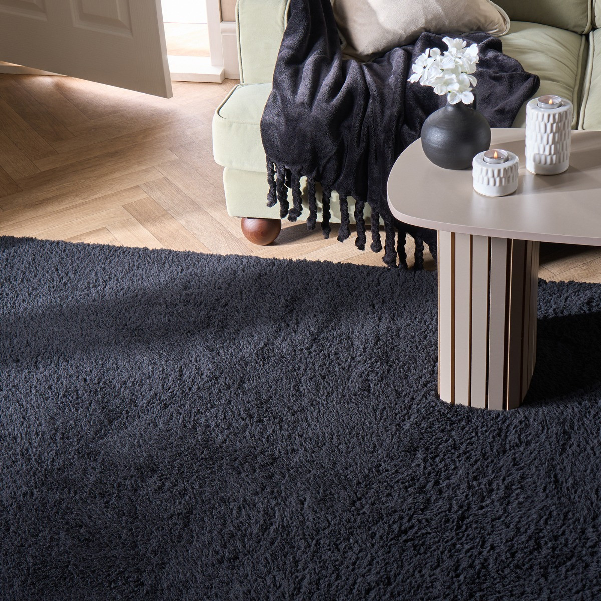 OHS Cosy Teddy Rug - Black>