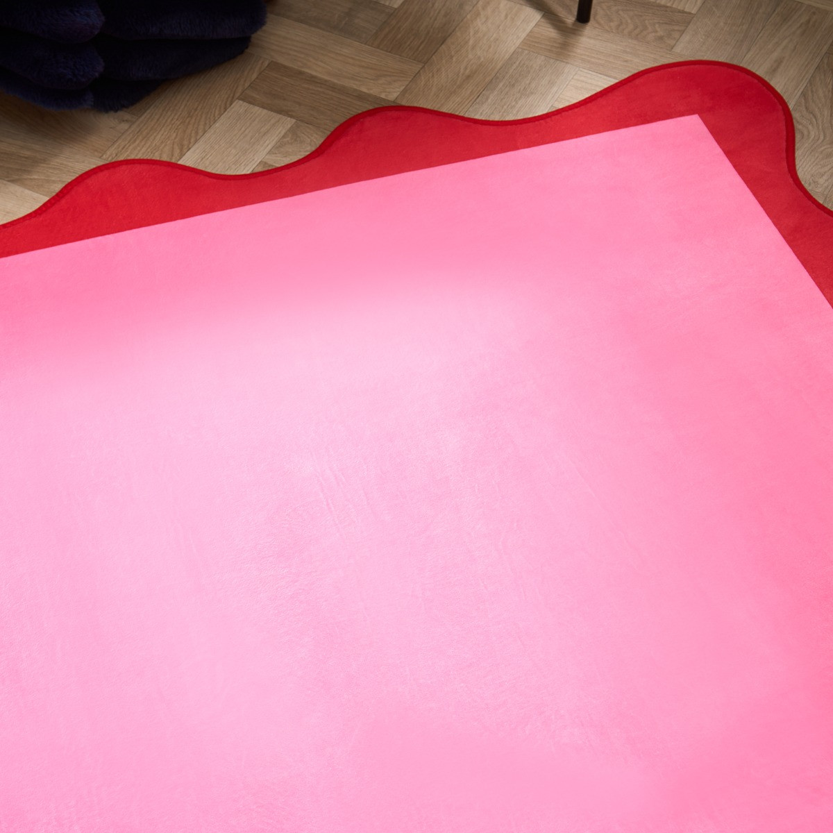 OHS Scallop Edge Rug, Pink/Red - 120 x 170cm>