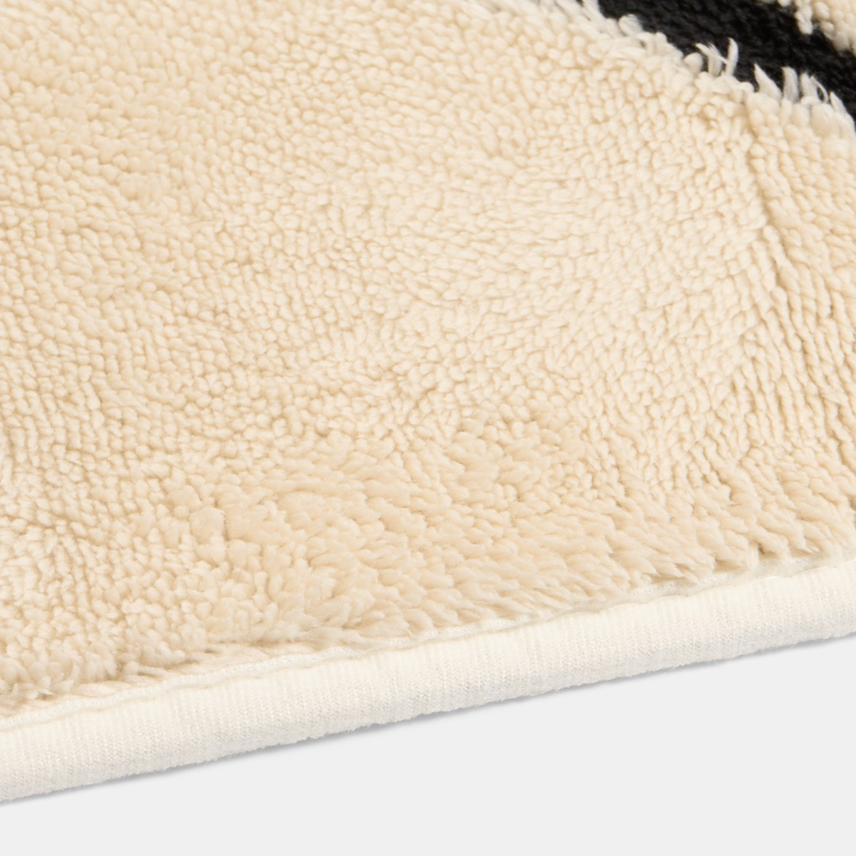 OHS Contrast Tufted Wave Rug - Monochrome>
