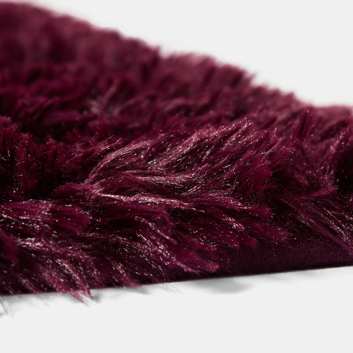 OHS Soft Fluffy Runner - Burgundy>