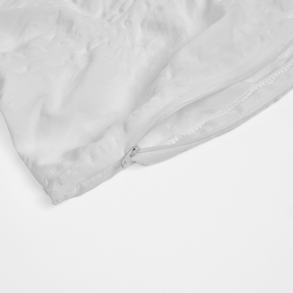 Sienna Square Seersucker Cushion Covers - White>