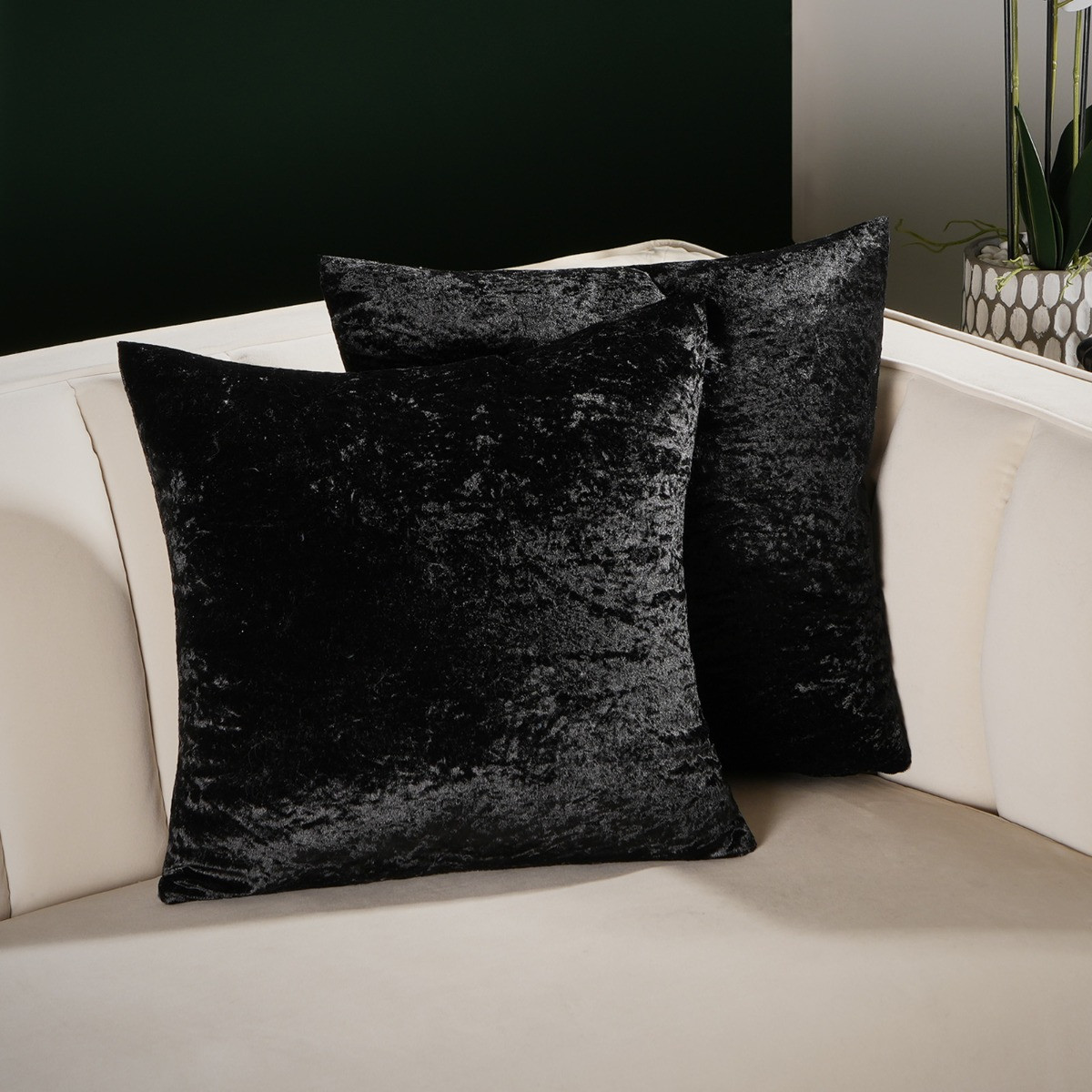 OHS 4 Pack Crushed Velvet Cushion Covers, Black - 45 x 45cm>