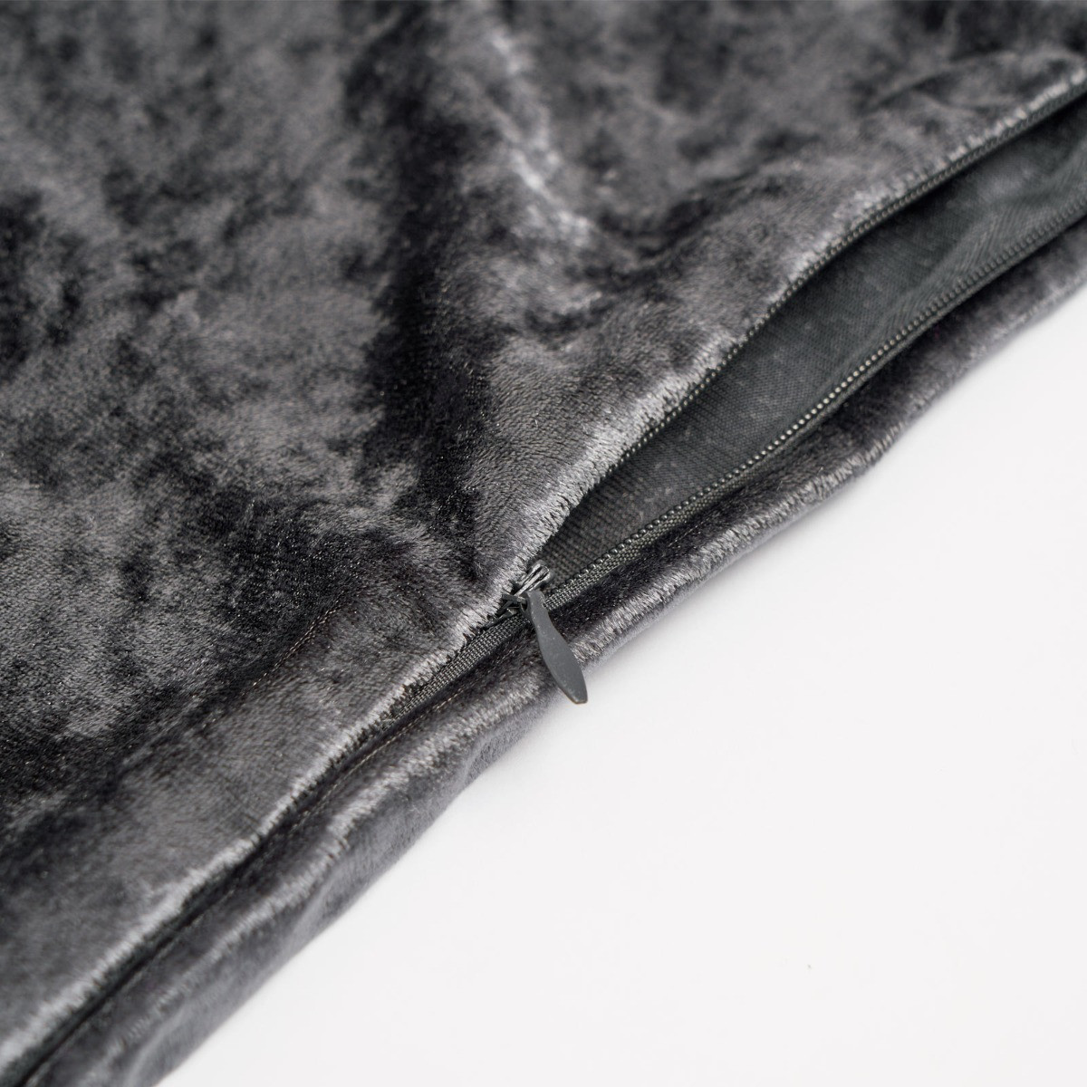Sienna Crushed Velvet Set of 4 Cushion Covers - Charcoal>
