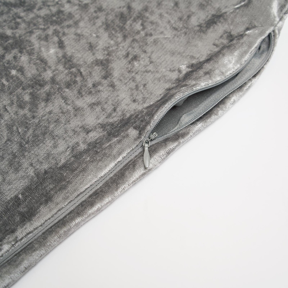 OHS Crushed Velvet Set of 4 Cushion Covers - Silver>