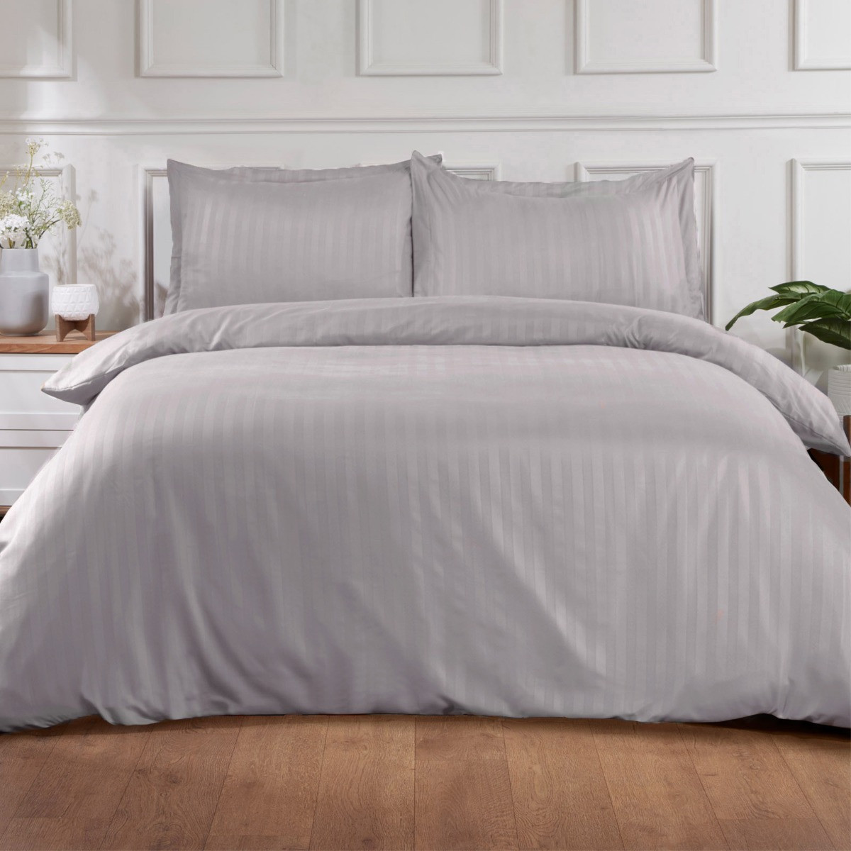 Brentfords Satin Stripe Duvet King Size Cover with Pillow Case Set - Silver>