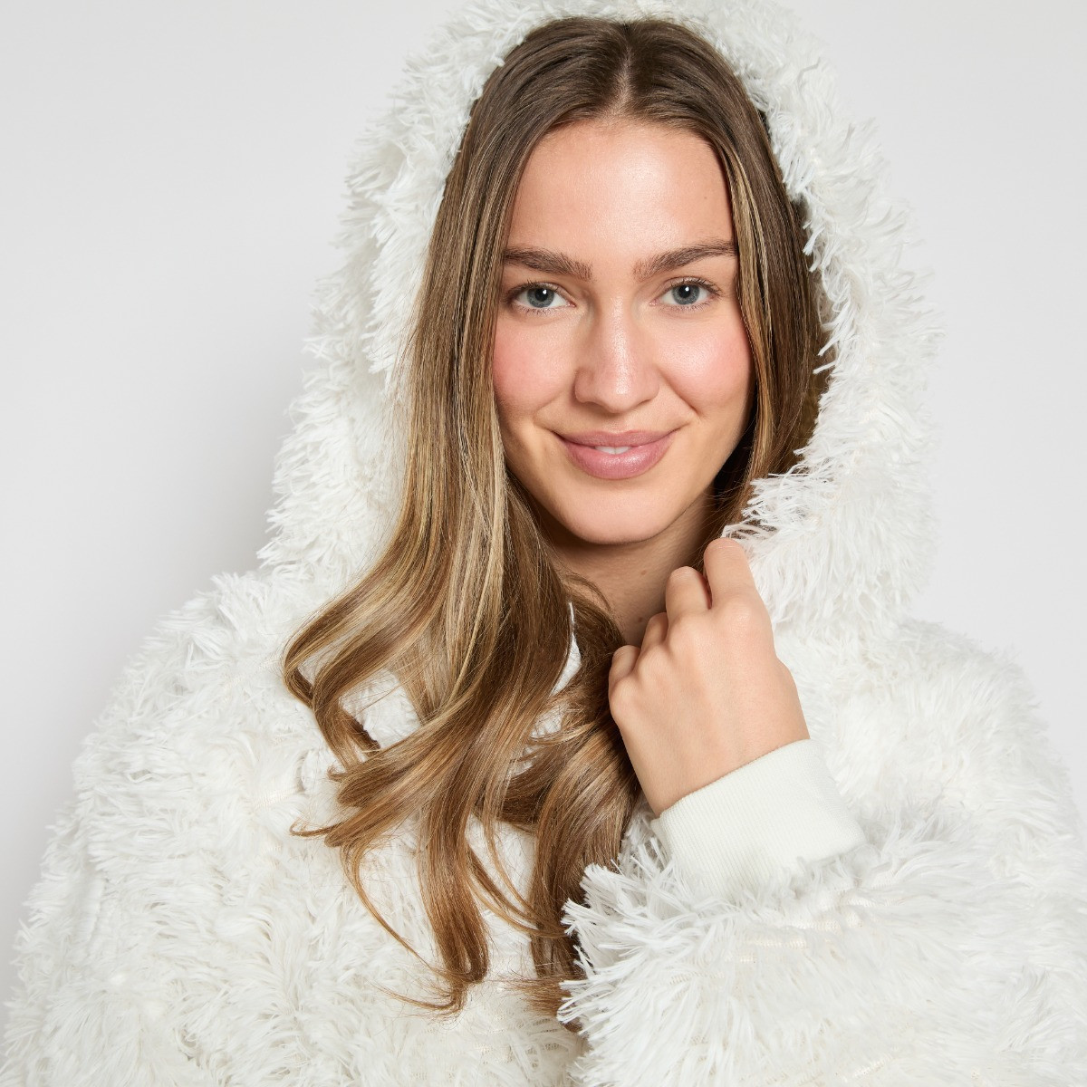 OHS Fluffy Hoodie Blanket, Adults - White>