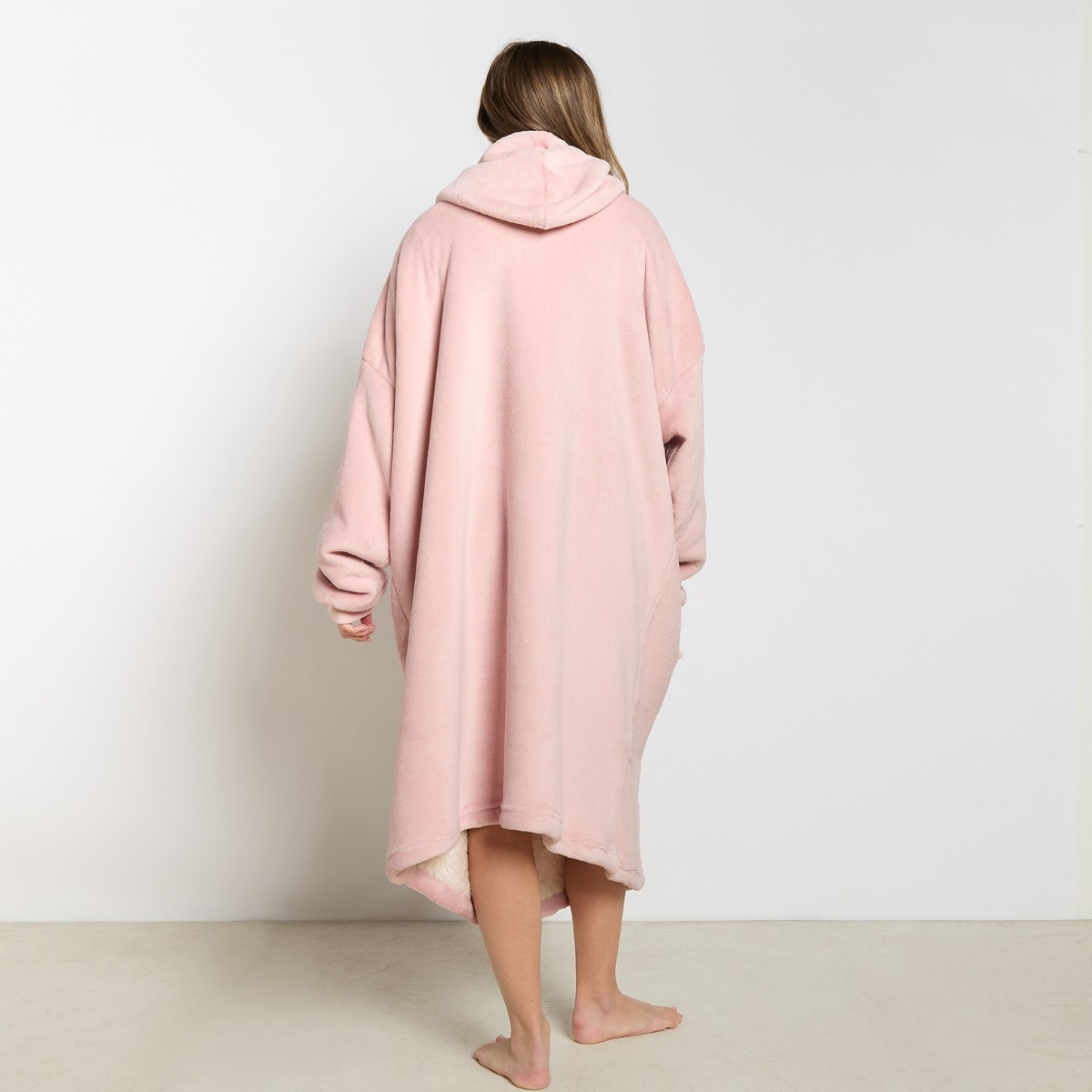 OHS Extra-Long Sherpa Hoodie Blanket - Blush Pink  >