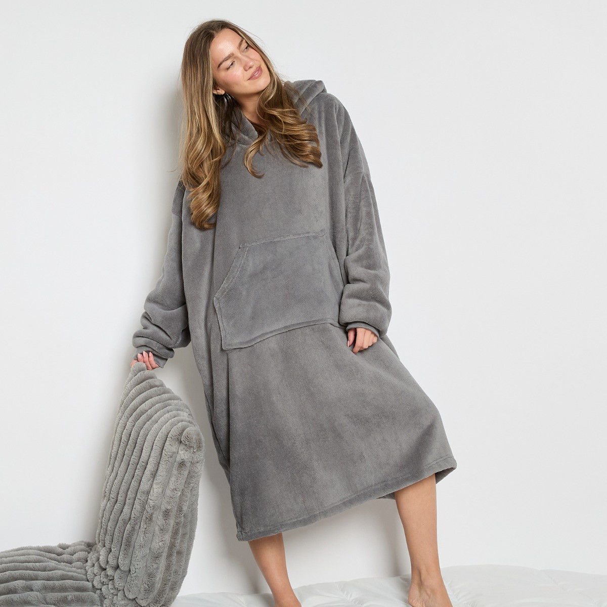 OHS Extra-Long Sherpa Hoodie Blanket - Charcoal >