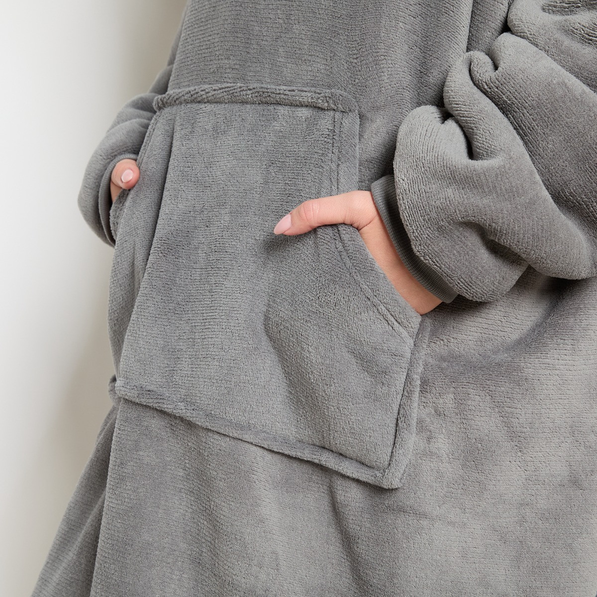 OHS Extra-Long Sherpa Hoodie Blanket - Charcoal >