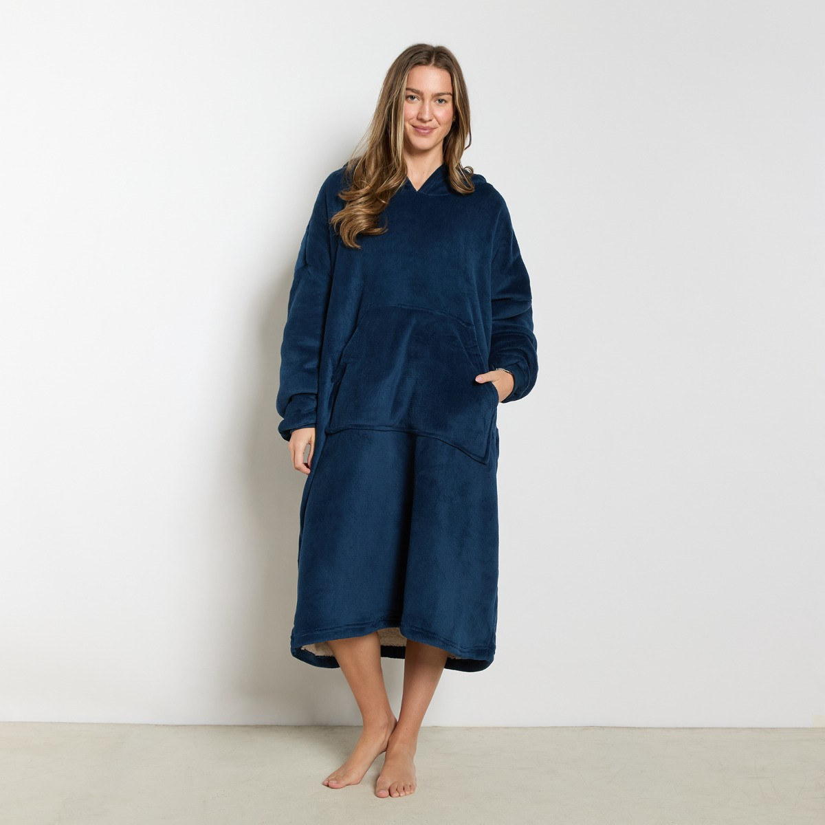  OHS Extra-Long Sherpa Hoodie Blanket - Navy>