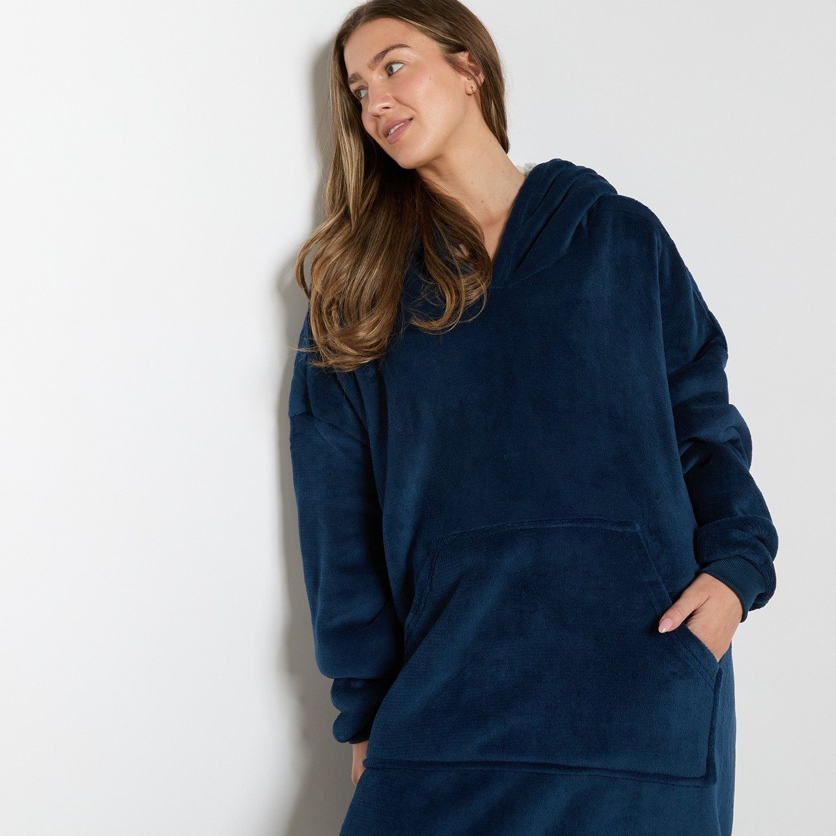  OHS Extra-Long Sherpa Hoodie Blanket - Navy>
