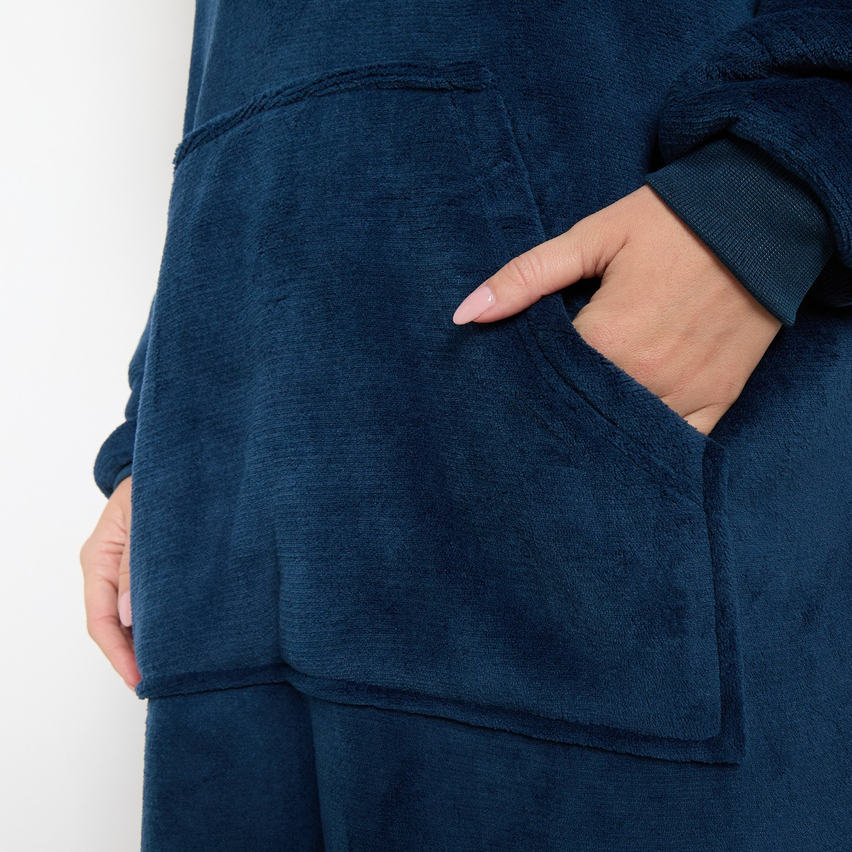  OHS Extra-Long Sherpa Hoodie Blanket - Navy>