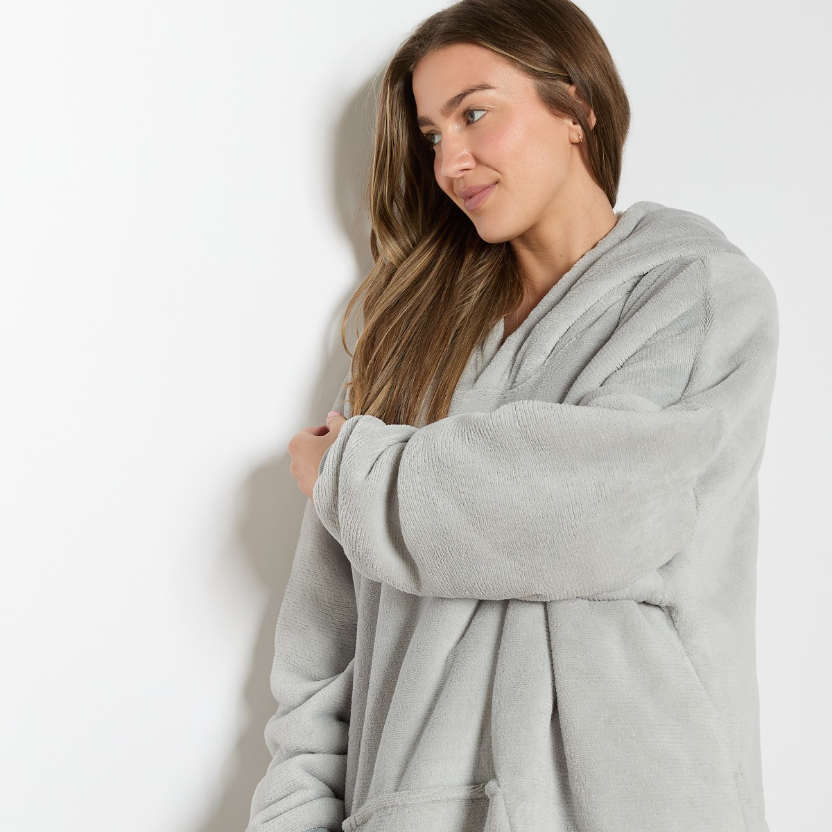  OHS Extra-Long Sherpa Hoodie Blanket - Silver>