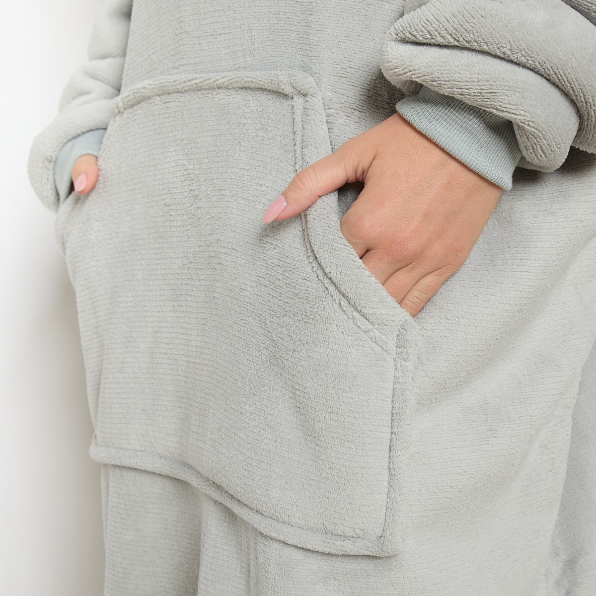  OHS Extra-Long Sherpa Hoodie Blanket - Silver>