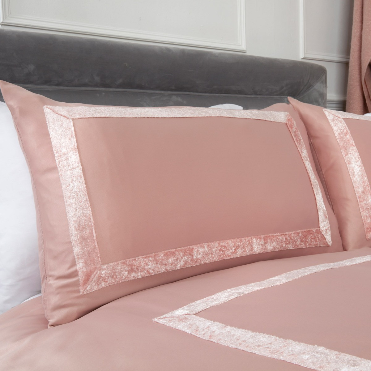 OHS Crushed Velvet Border Duvet Set - Blush Pink>