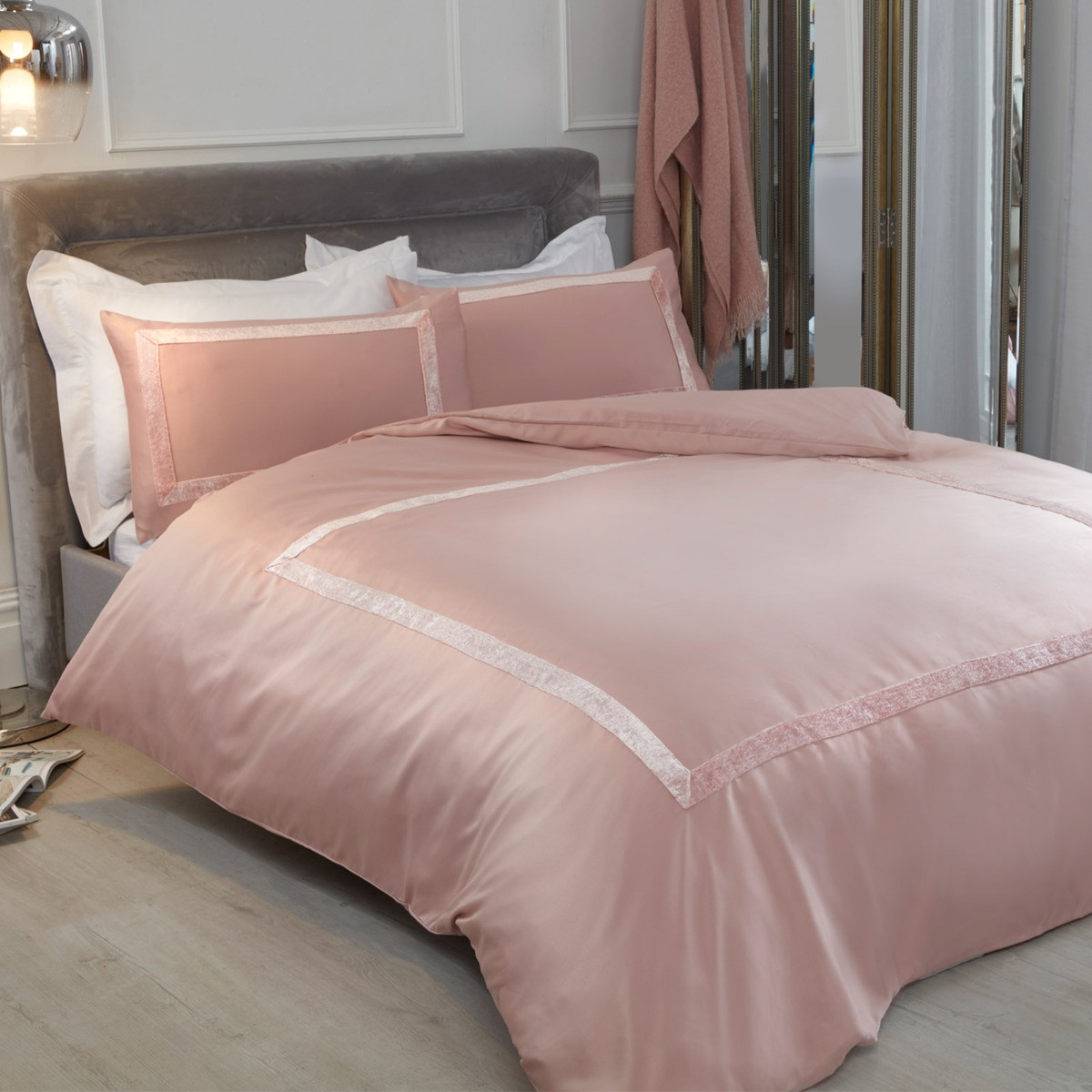 OHS Crushed Velvet Border Duvet Set - Blush Pink>