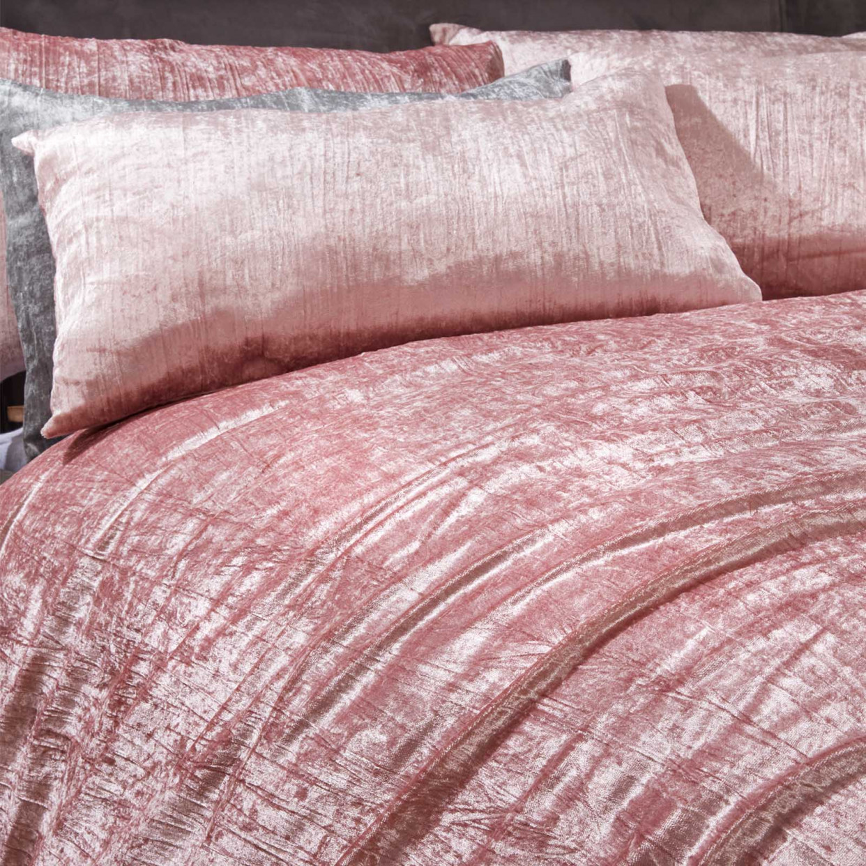 OHS Valencia Crushed Velvet Duvet Set - Blush>