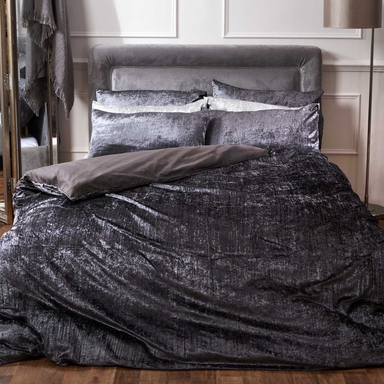 OHS Valencia Crushed Velvet Duvet Set - Charcoal>